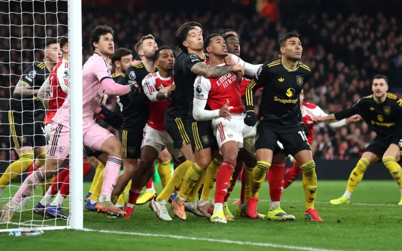 صراع إنجليزي.. آرسنال ومانشستر يونايتد يتسابقان لضم موهبة ميلان في الميركاتو